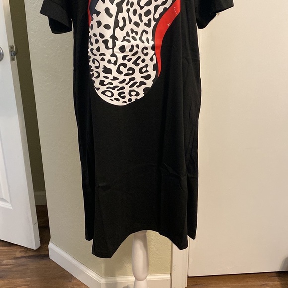 Leopard lips relaxed fit T-shirt dress - Picture 6 of 8